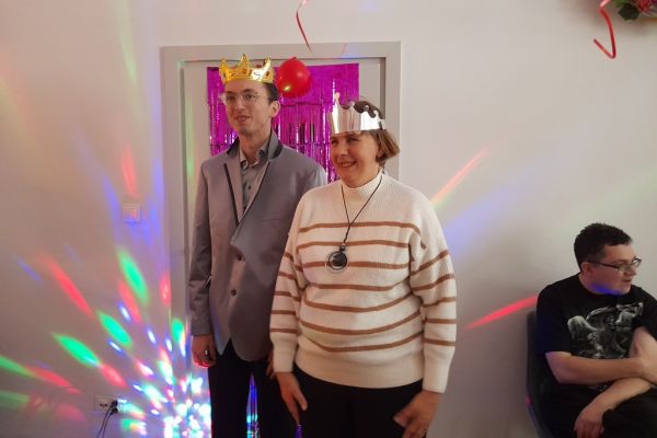 Wybrani na balu król i królowa spośród uczestników.