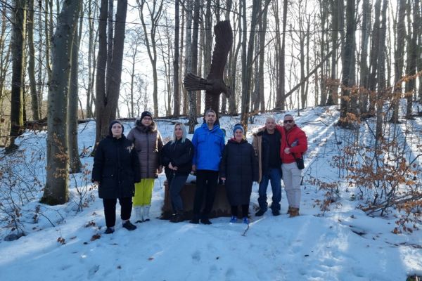 Mieszkańcy podczas spaceru w Charlottcie.