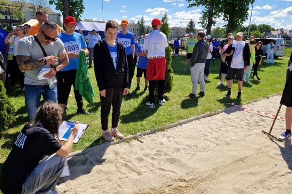 Mieszkanka oczekuje na skok w dal.