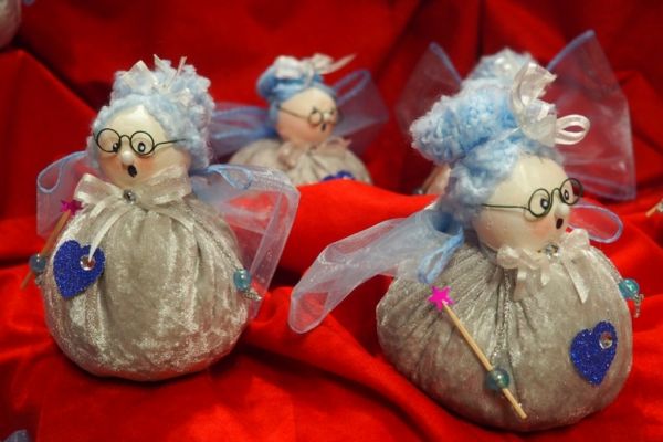 Prace ręczne Mieszkańców, wróżki,babuszki.