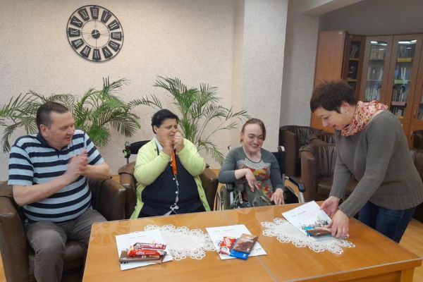 Wręczenie nagród zwycięzcom quizu Jaka to melodia.