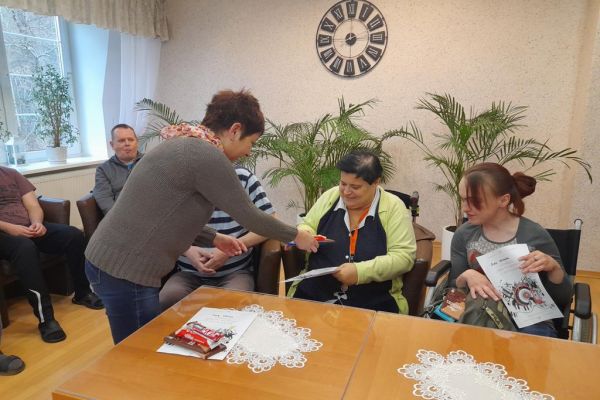 Wręczenie nagród zwycięzcom quizu Jaka to melodia.