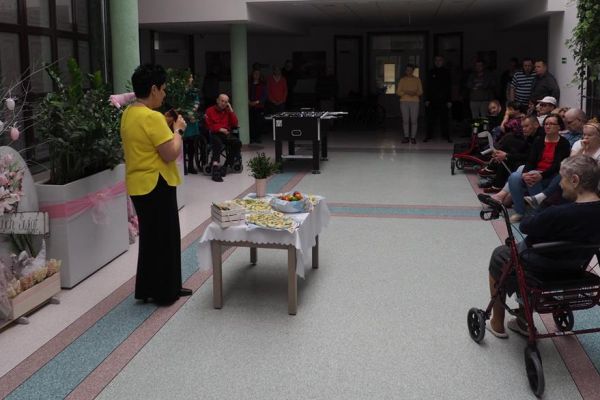 Pani Dyrektor składa życzenia wielkanocne Mieszkańcom.