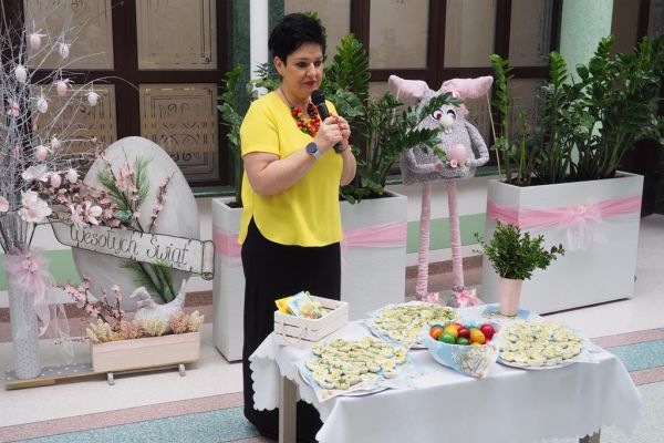 Pani Dyrektor składa życzenia wielkanocne Mieszkańcom.