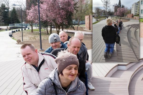 Mieszkańcy odpoczywają w Słupsku nad rzeką.