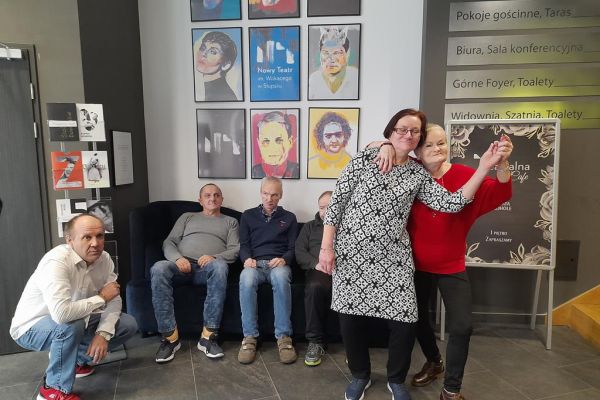 Mieszkańcy w Nowym Teatrze w Słupsku.