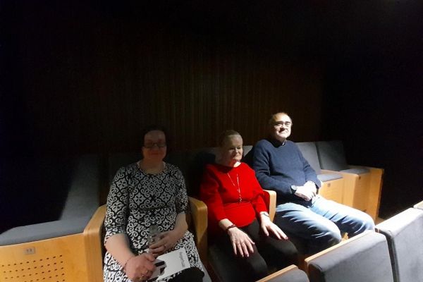 Mieszkańcy w Nowym Teatrze w Słupsku.