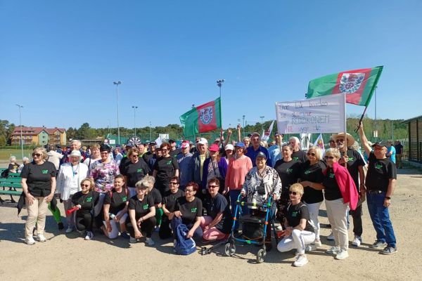 Wspólne zdjecie uczestników UTW z Redzikowa z naszymi Mieszkańcami.