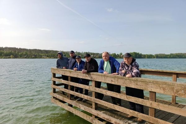 Mieszkańcy nad jeziorem.