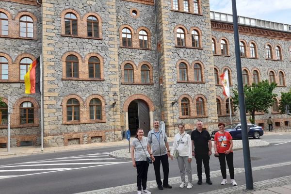 Zbiorowe zdjęcie mieszkańców w Niemczech.