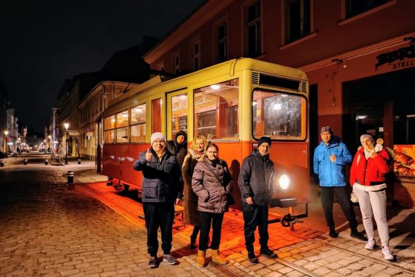 Mieszkańcy na starówce w Bydgoszczy.