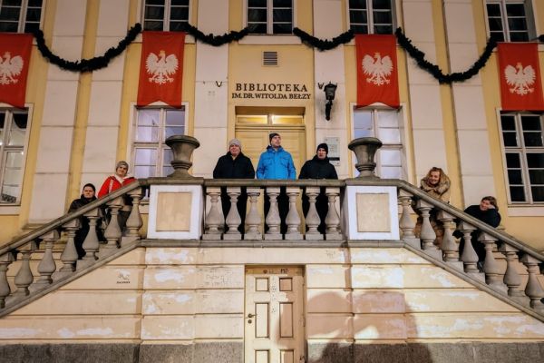 Mieszkańcy na starówce w Bydgoszczy.