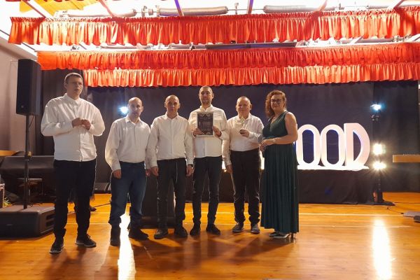 Zdjęcie grupowe mieszkańców z Panią Kierownik ŚDS w Potęgowie.