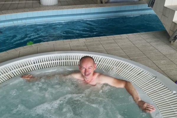 Mierszkaniec w basenie.