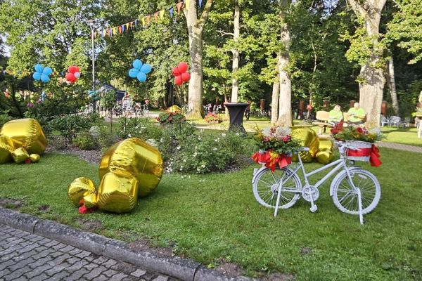 Dekoracje na terenie Domu.
